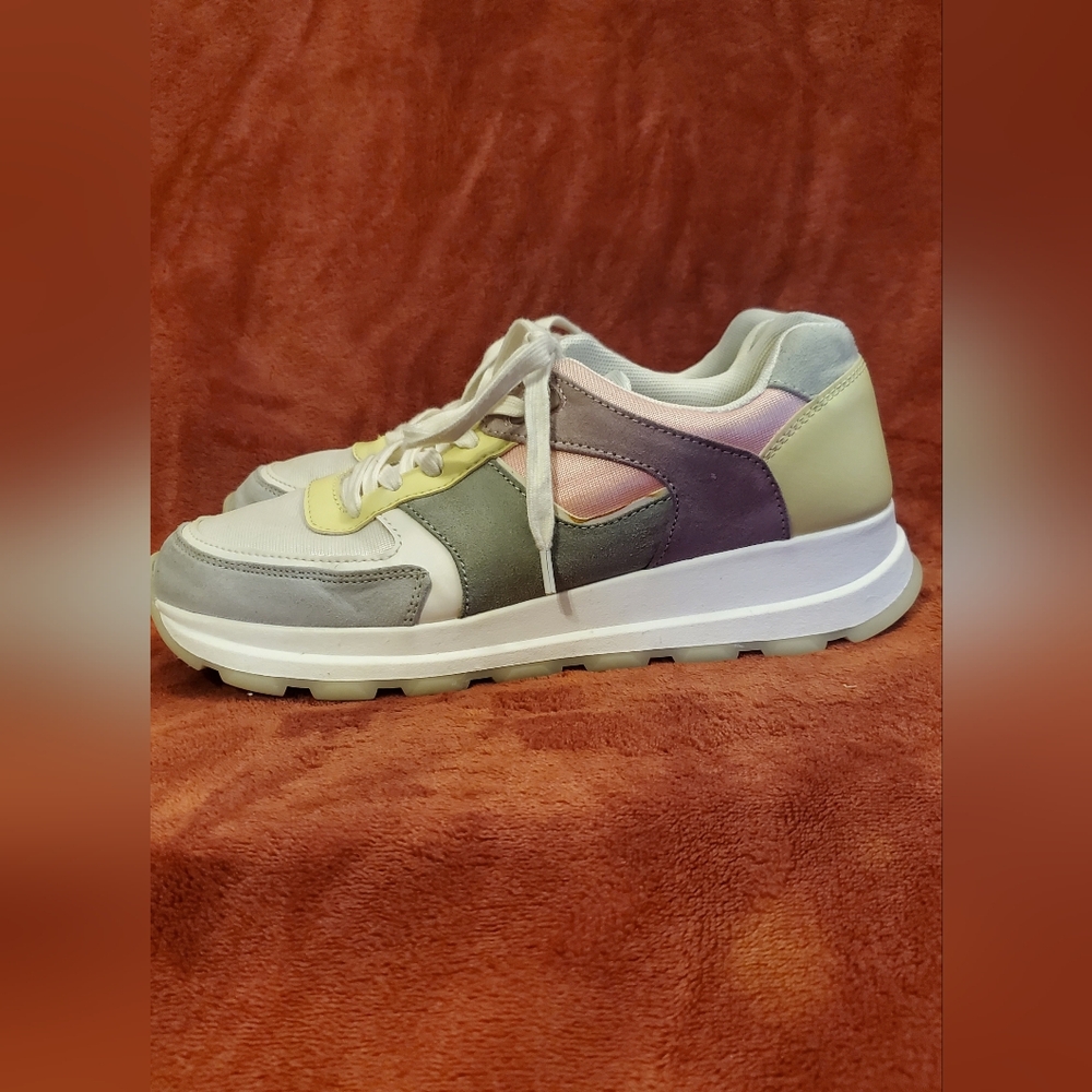 H&M Pastel Yellow, Pink & Gray Women's Lace-Up Sneakers - Picture 2 of 4